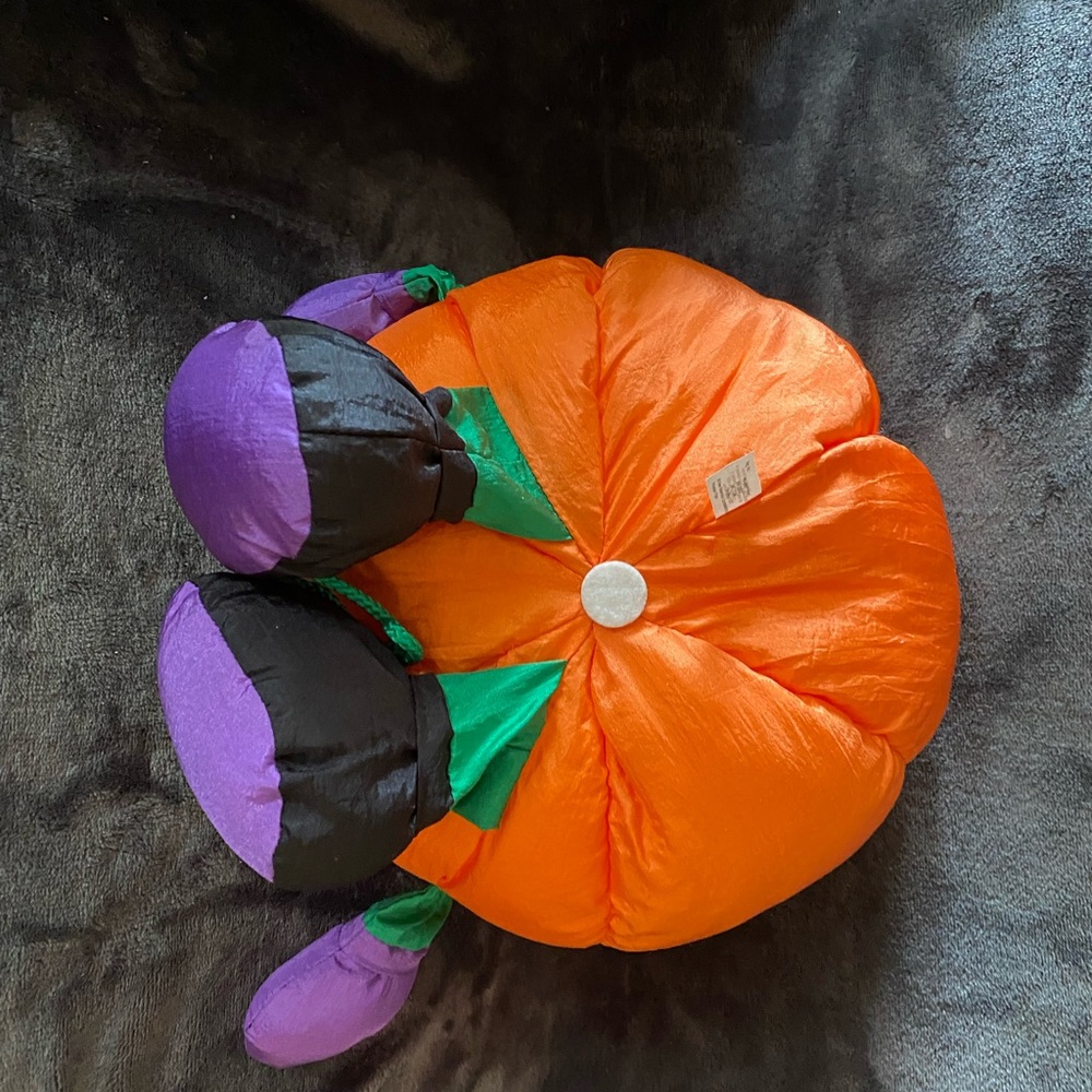 Vintage Jack ‘o Lantern “puff-a-lump” style nylon decor/toy - Picture 3 of 12